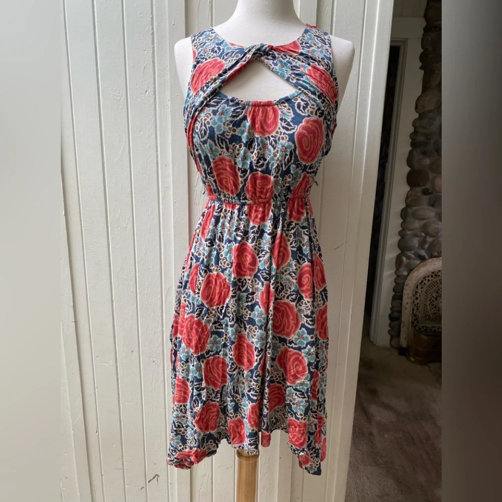Floral Keyhole Style knot Halter Dress from Anthropologie - Picture 1 of 5